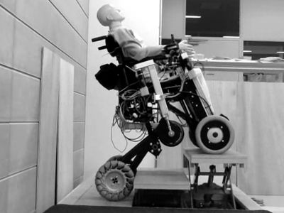 Boarding mobility robot